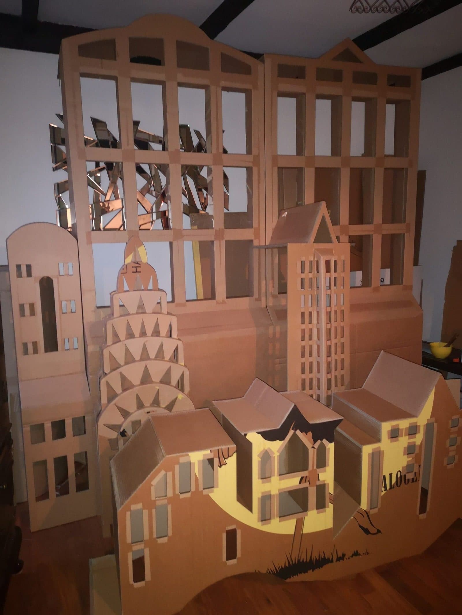 Vitrine Optical Factory Westfield Carré Sénart avant assemblage